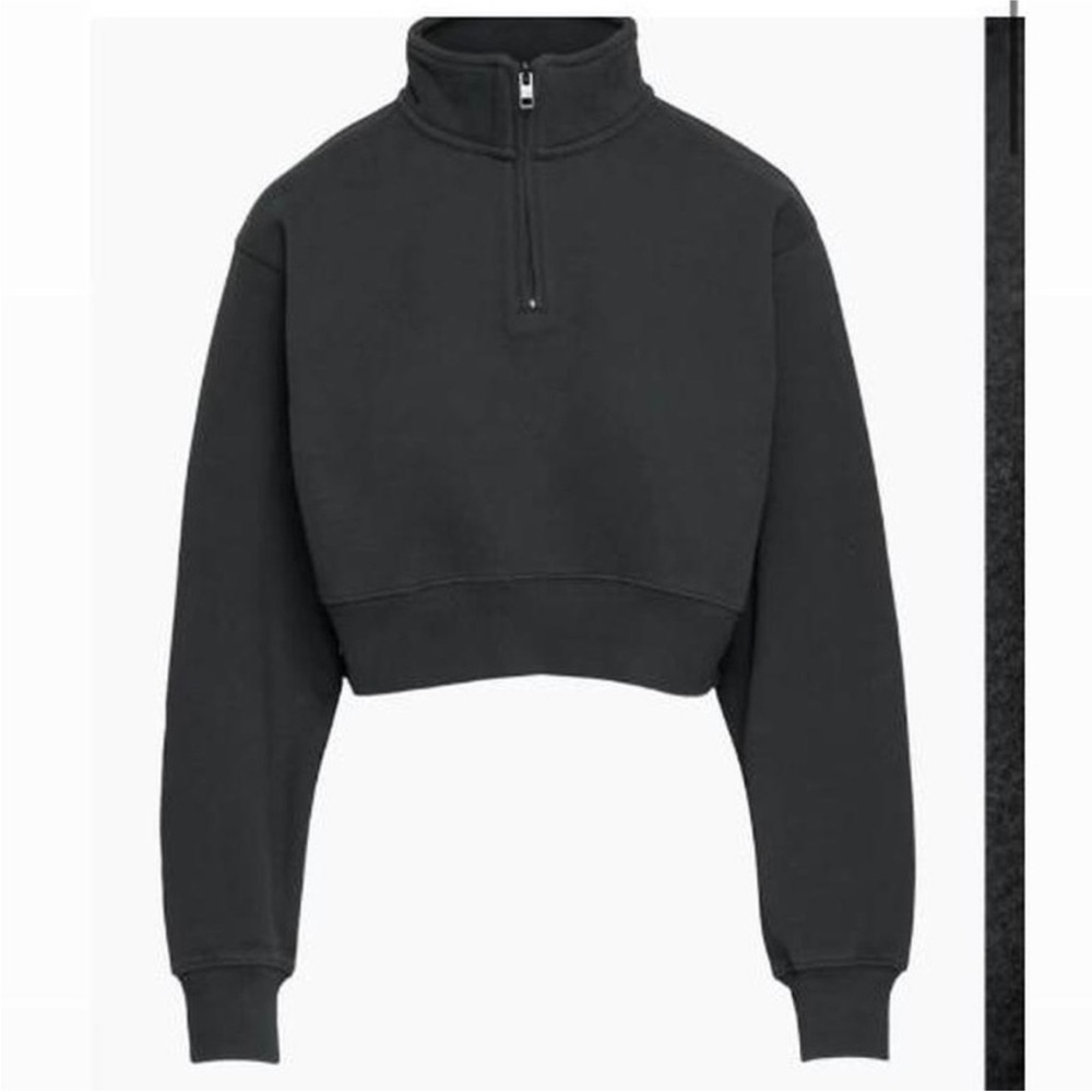Aritzia TNA Cropped Quarter Zip Black